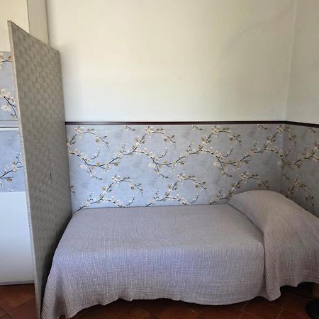 임페리아 The Shell - New Interior Look But Same Old Charme 200Mt From The Sea With Garden And Parking Nearby 아파트 외부 사진