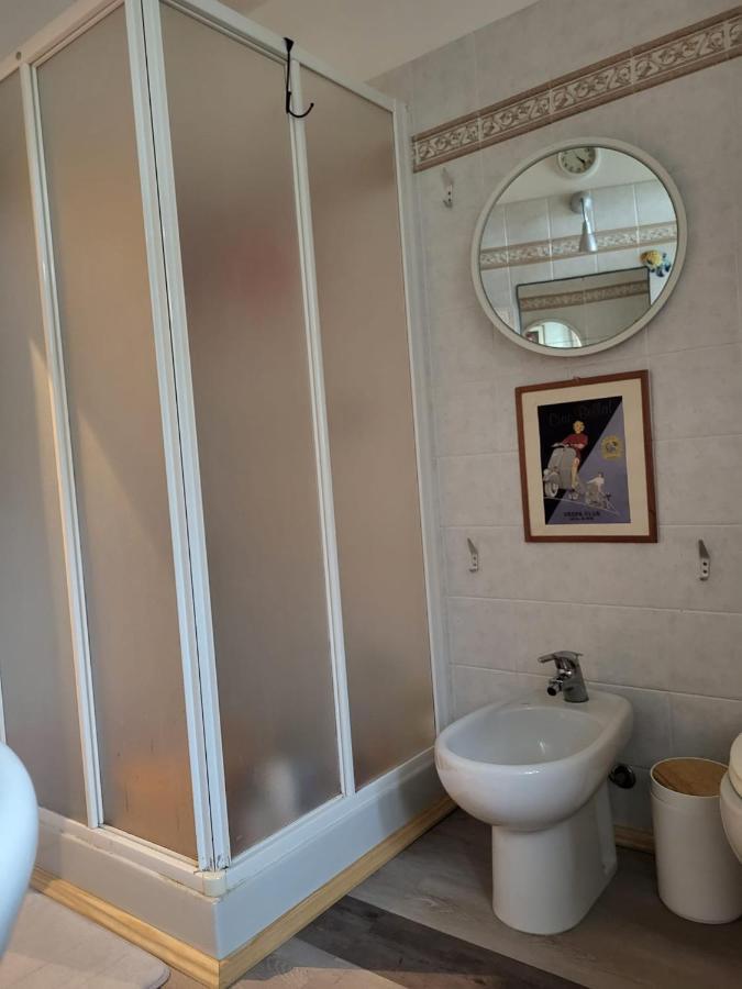 임페리아 The Shell - New Interior Look But Same Old Charme 200Mt From The Sea With Garden And Parking Nearby 아파트 외부 사진